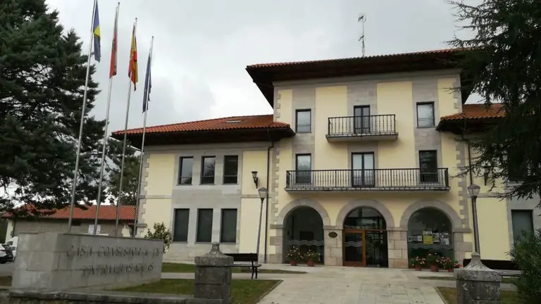 Ayuntamiento de Entrambasaguas. R.A.