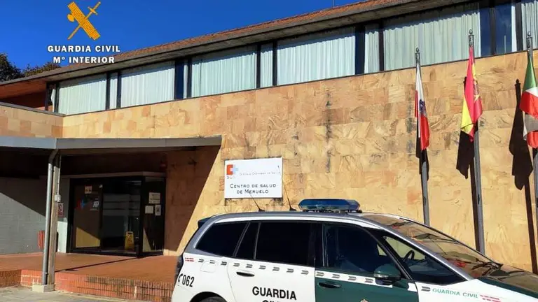 Centro de salud de Meruelo donde trabajan los dos profesionales de la sanidad.