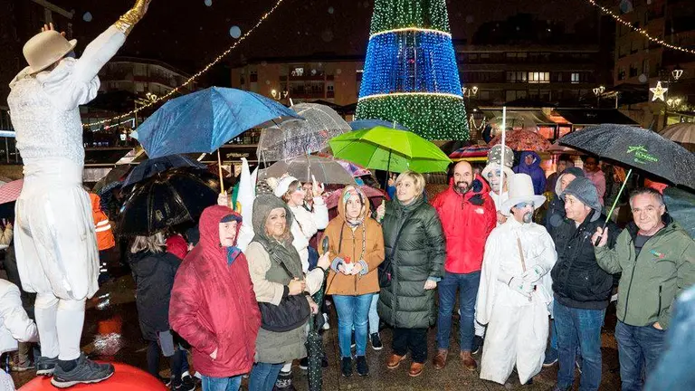 Camargo encendi&oacute; el alumbrado de Navidad.