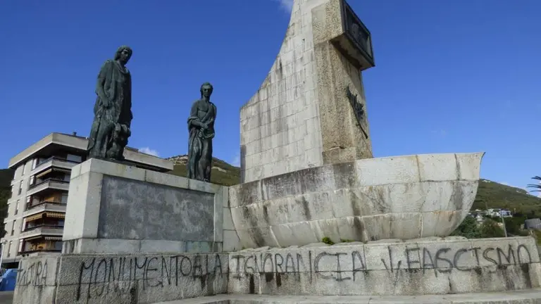 Monumento a Carrero Blanco en Santoña. R.A.