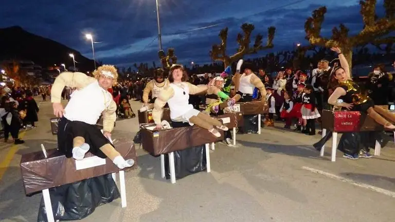 Desfile del D&iacute;a Grande del Carnaval de Santo&ntilde;a. R.A.