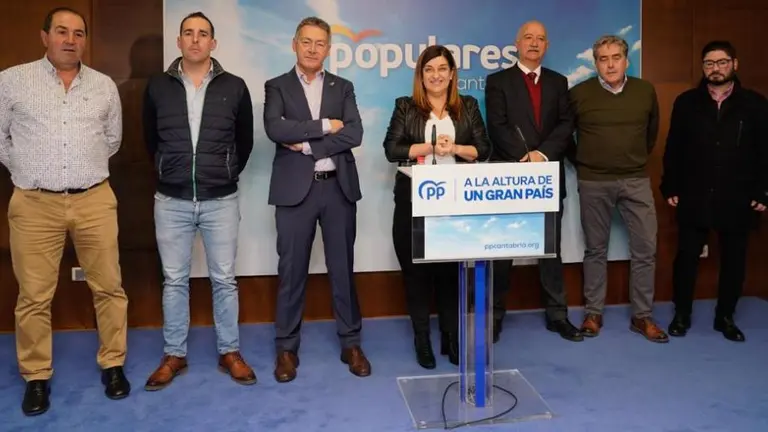 Representantes del PP de la Comarca de Campoo.