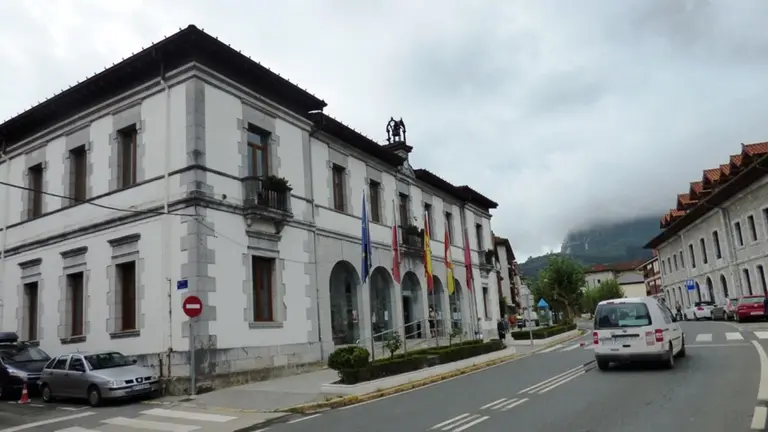 Ayuntamiento de Ramales de la Victoria. R.A.