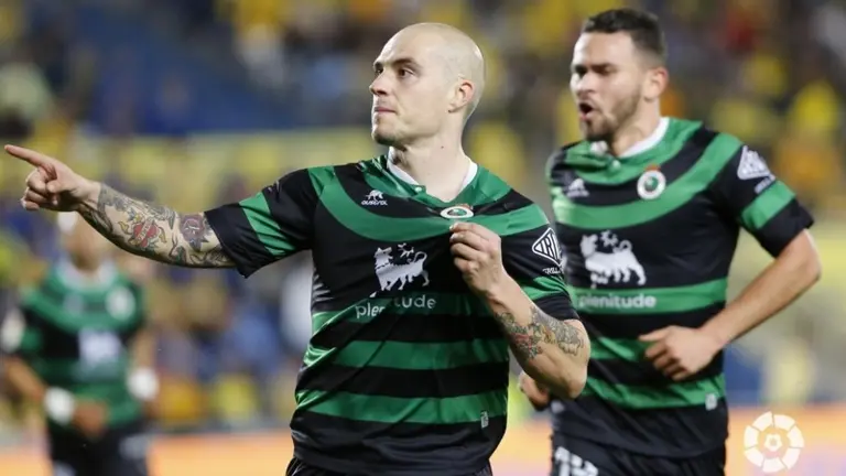 El Racing logr&oacute; un punto ante el Las Palmas en el campo del l&iacute;der.