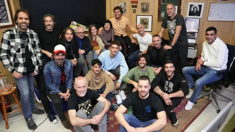 Músicos participantes en la iniciativa solidaria en Santander.