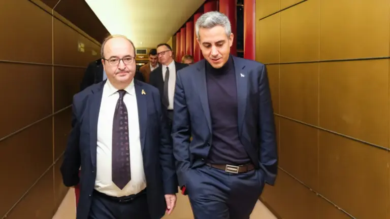 Las autoridades políticas durante la jornada de hoy en Cantabria.