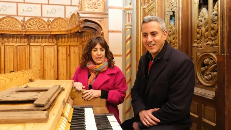 Visita de las autoridades políticas a las obras en Comillas.