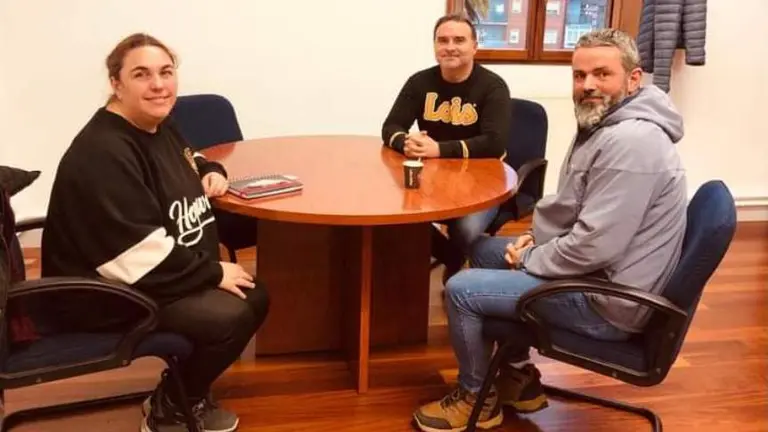 Reunión entre Santoñeses y la Asociación para la Defensa del Saneamiento de la Ría del Asón.