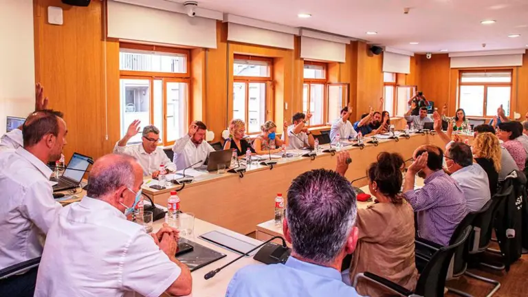 Votaciones en el Pleno de Torrelavega.