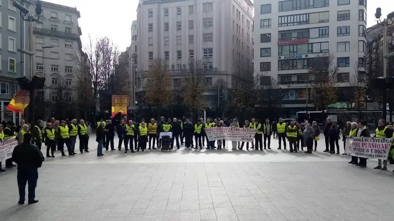 Concentraci&oacute;n en la Plaza del Ayuntamiento de Santander.