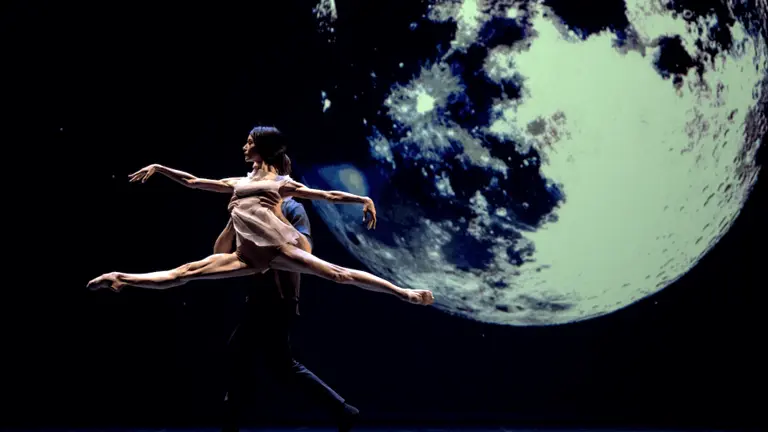 Escenificación de 'In the still of the night'.