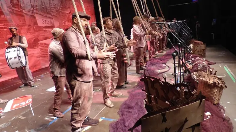 Los Fr&aacute;gile abrir&aacute;n la fina del Concurso de Murgas de Santo&ntilde;a. R.A.