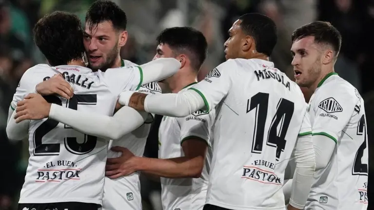 El Racing venci&oacute; 2-1 al Legan&eacute;s en Los Campos de Sport.