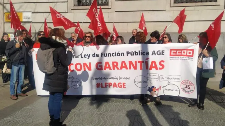 Concentración frente a la Delegación del Gobierno.