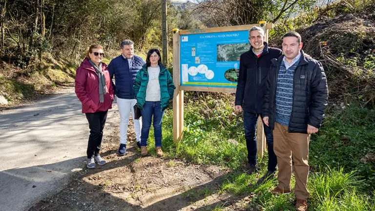 El vicepresidente regional y el alcalde en Ramales de la Victoria.