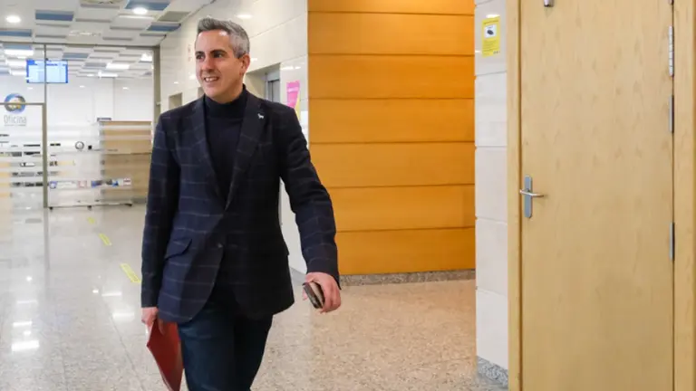 El vicepresidente y consejero de Universidades, Igualdad, Cultura y Deporte, Pablo Zuloaga, informa, en rueda de prensa, de los acuerdos del Consejo de Gobierno.