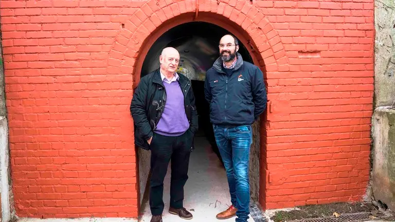 Obras en el paso peatonal de Camargo.