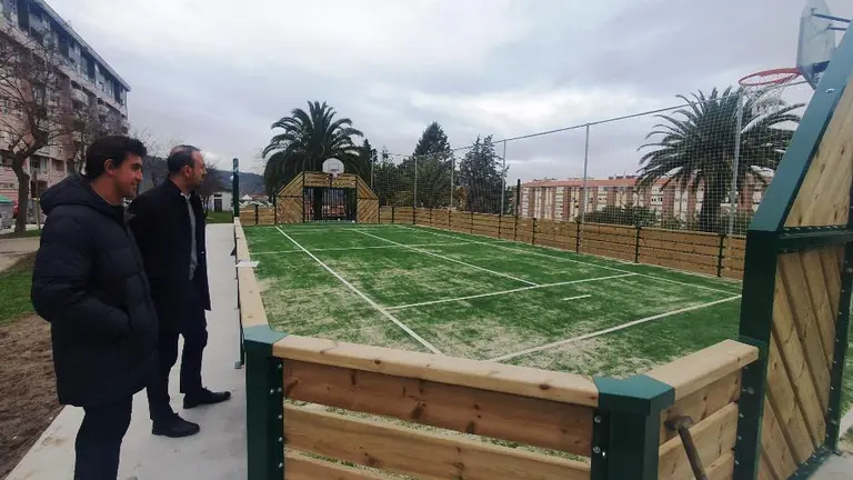 Pista deportiva en Torrelavega.