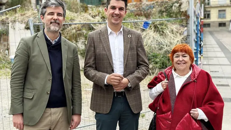 Los tres representantes socialistas apuestan por un teatro municipal en El Cabildo.