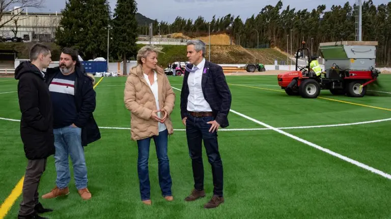 Visitas al campo de f&uacute;tbol de Valleg&oacute;n, en S&aacute;mano.