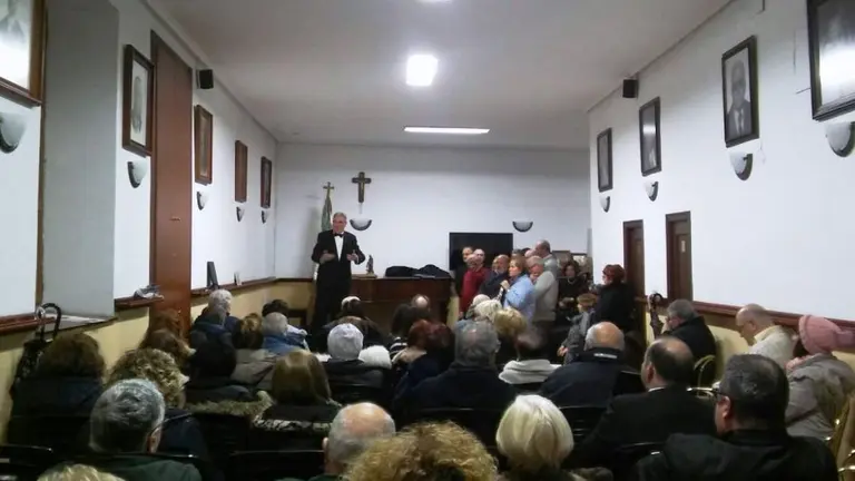 Acto en la sede social del C&iacute;rculo Cat&oacute;lico San Jos&eacute; en Castro Urdiales.