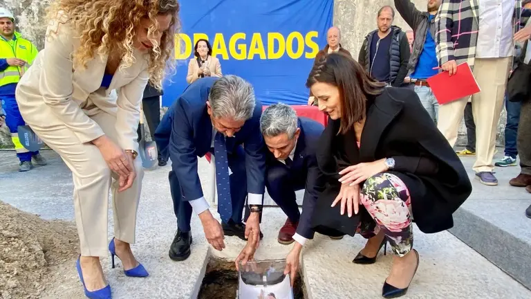 Colocación de la primera piedra del Mupac en Santander.