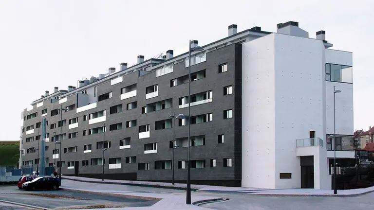 Viviendas de protección oficial en El Astillero.