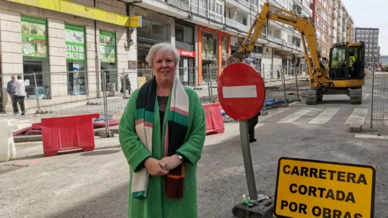 Obras en la calle Julián Ceballos, en Torrelavega.