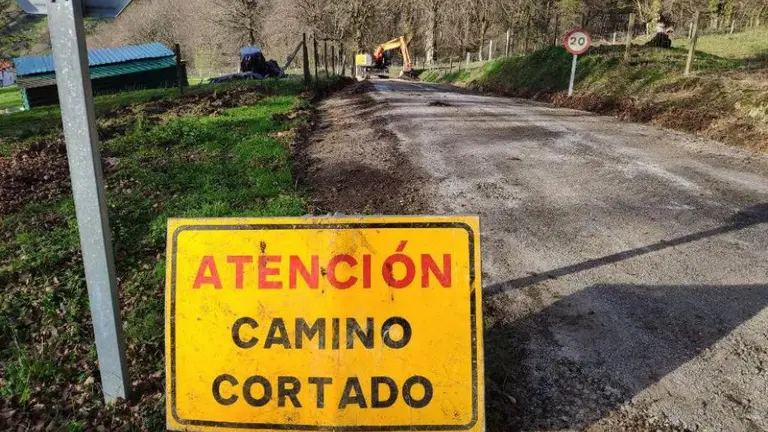Camino de Vega del Río en Esles.