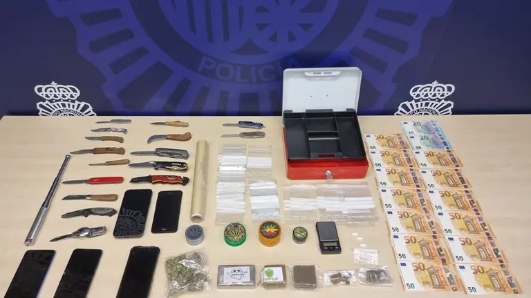 Material incautado en Santander.