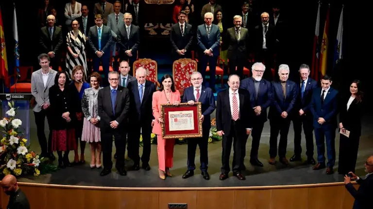 Acto de entrega de la Medalla de oro a la Universidad de Cantabria.