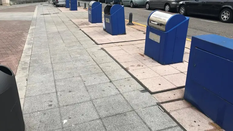 Contenedores soterrados en El Astillero. R.A.