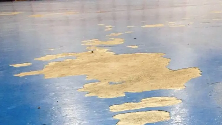 Superficie del polideportivo de Riotuerto.