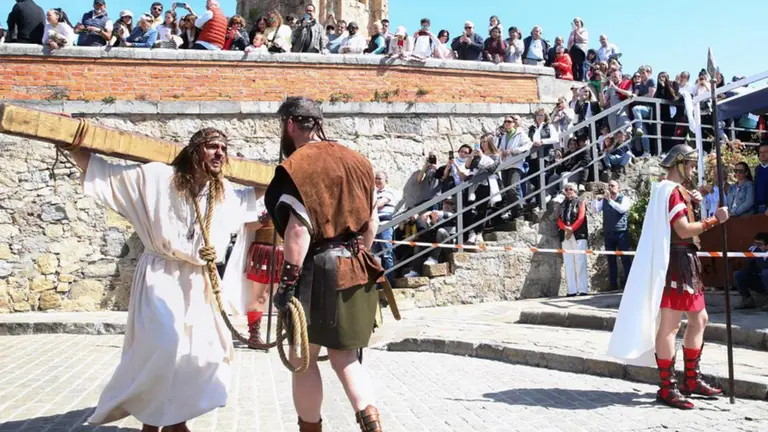 Un momento de la Pasi&oacute;n Viviente en Castro Urdiales.