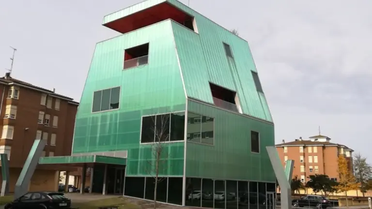 Casa de la Juventud en Santoña. R.A.