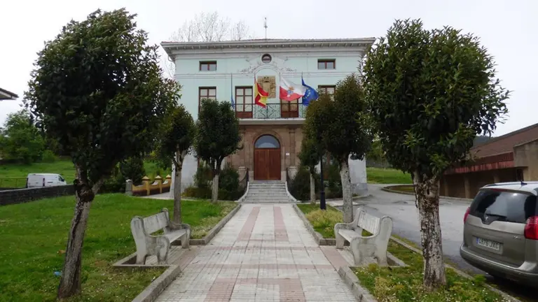 Ayuntamiento de Bárcena Cicero. R.A.
