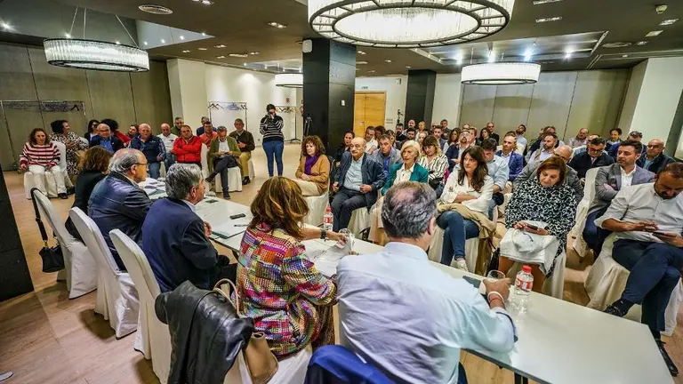 Representantes del PRC aprobaron la candidatura regional.