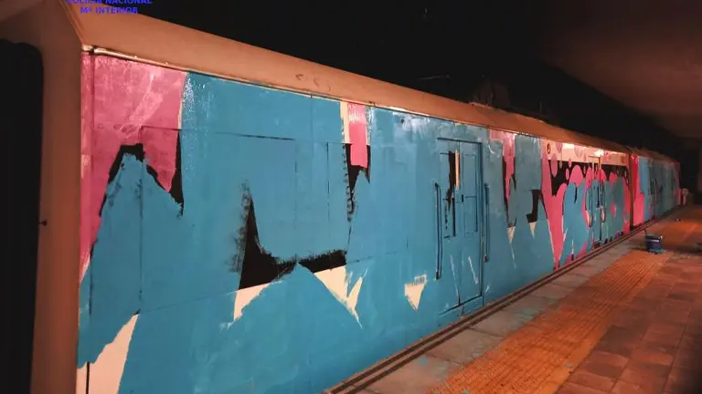 Pintadas en los trenes.