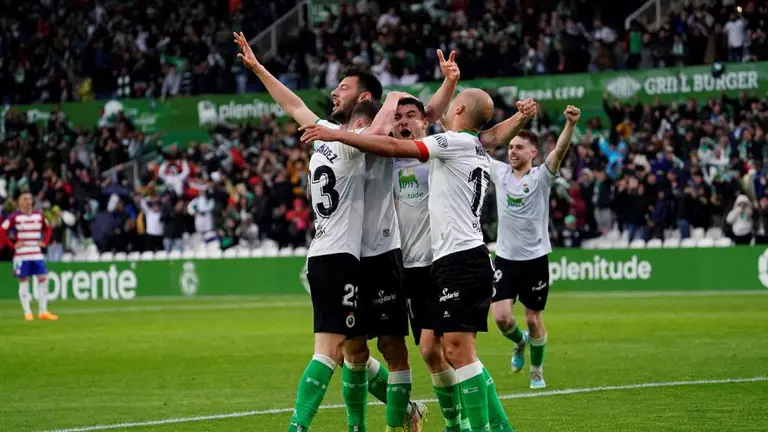 El Racing celebró el gol de la victoria.