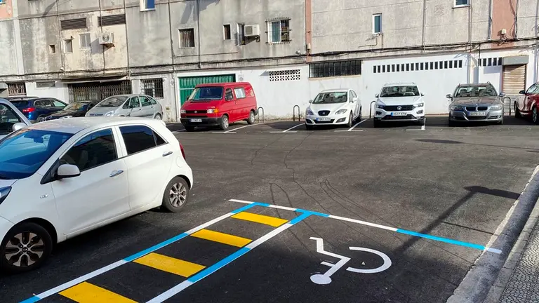 Obras de asfaltado en Santander.