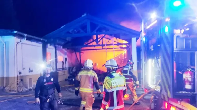 El incendio estuvo desarrollado antes de su extinci&oacute;n.