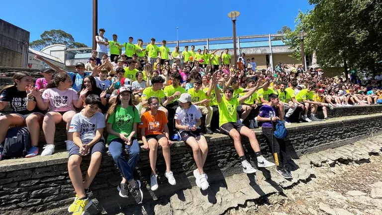 Alumnos participantes en la Olimpiada en El Astillero.