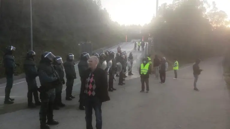 Concentración por la huelga en la planta de tratamiento de Meruelo.