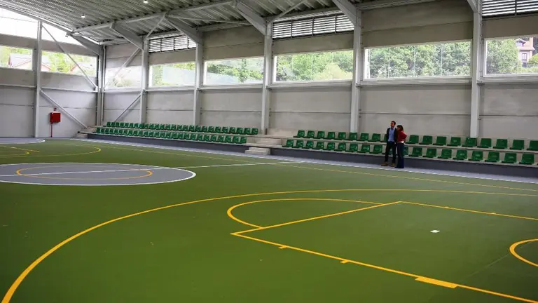 Pista interior del polideportivo de Arce, en Piélagos.