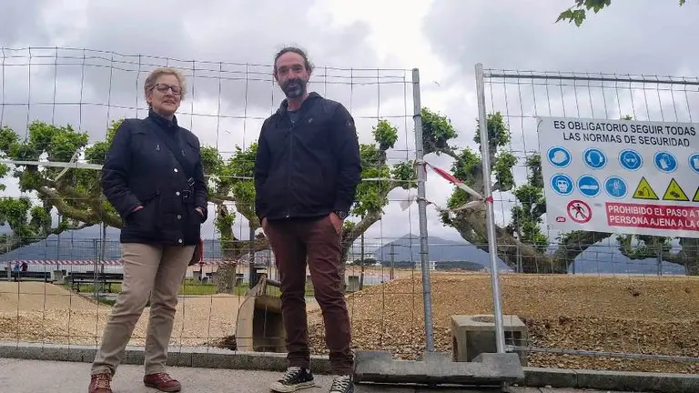 IU-Podemos junto a la pista de pump track en el Pasaje.