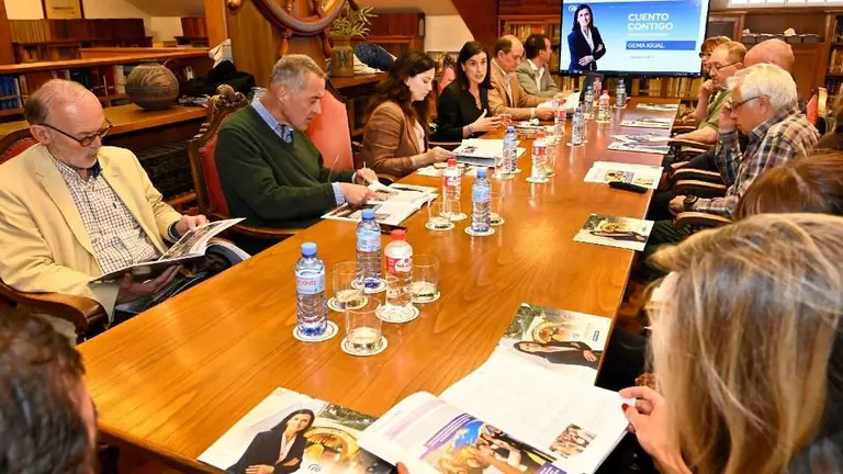 Encuentro con la Cámara de Comercio.