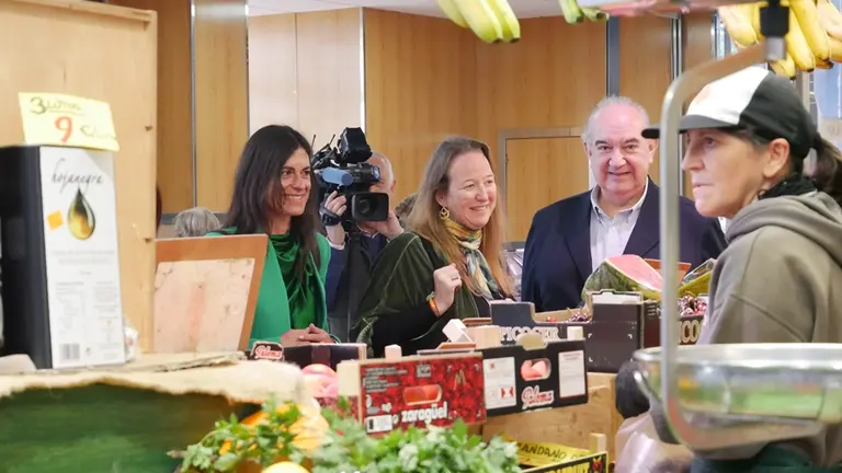 Los candidatos de Vox visitaron el Mercado de México.