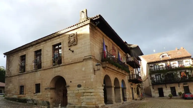 Ayuntamiento de Santillana del Mar. R.A.