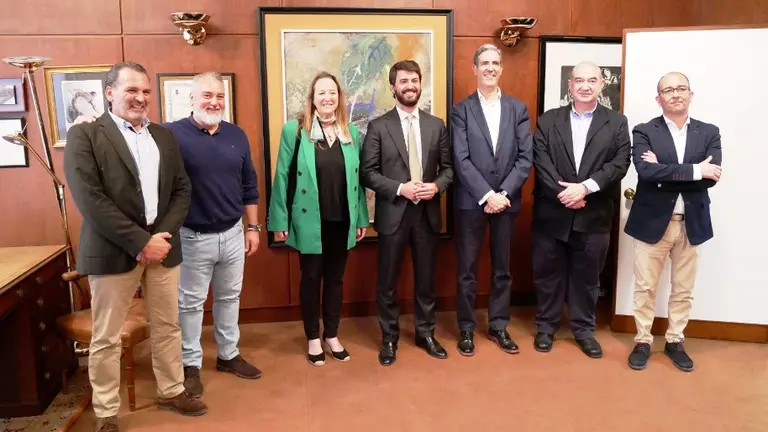 Representantes de Vox en Torrelavega.