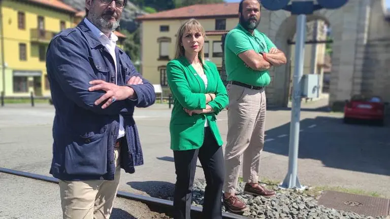 Los candidatos de Vox reclaman mejoras en el tren de Cercanías.